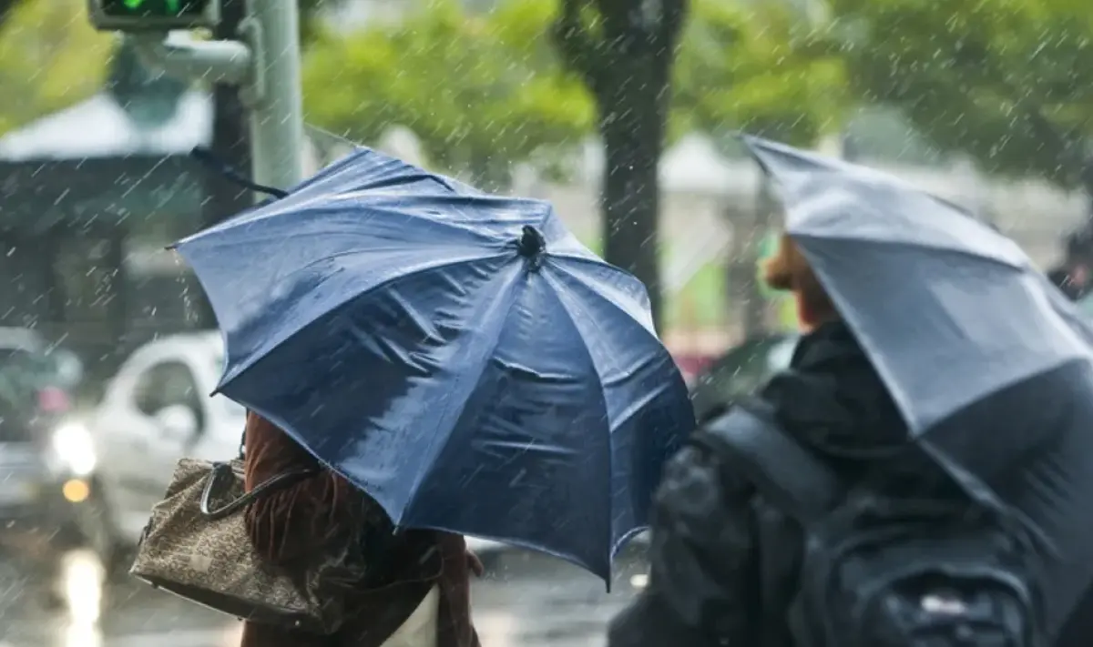 Imagem de contexto do artigo Sete distritos do continente sob aviso amarelo por causa da chuva