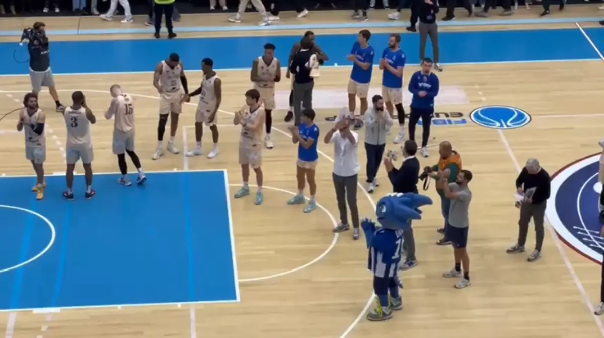Imagem de contexto do artigo Fernando Sá no centro da festa do FC Porto no Dragão Arena