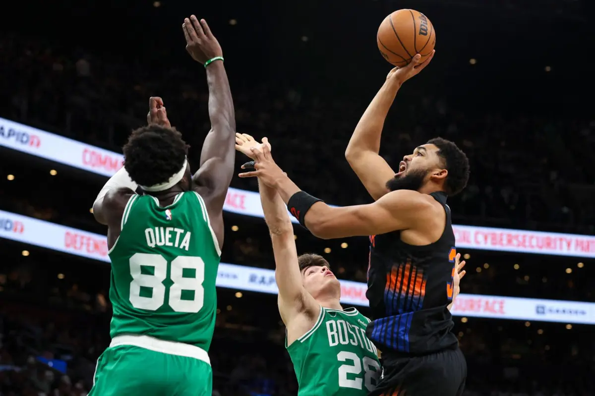 Neemias Queta numa ação defensiva