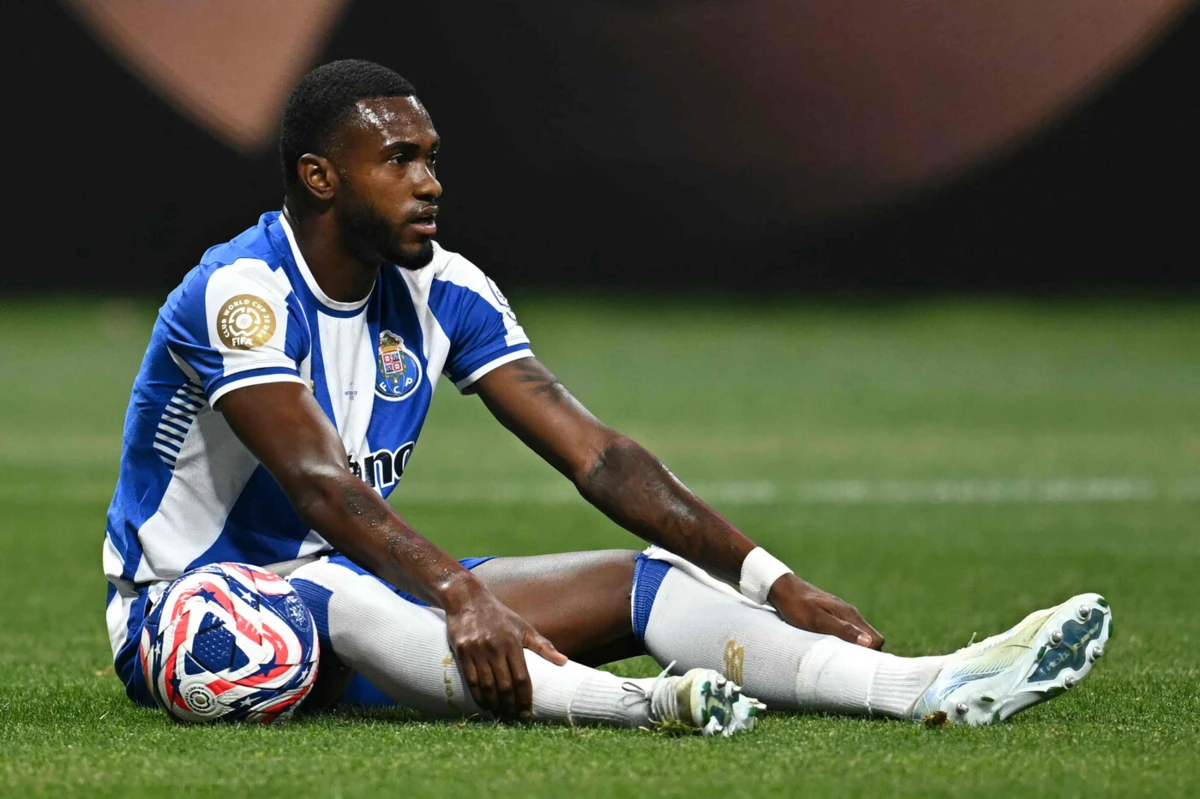 Imagem de contexto do artigo Bolonha também mostrou interesse em Otávio, mas central vai ser do Paris FC