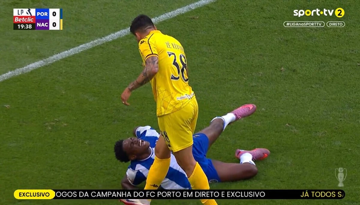 Imagem de contexto do artigo FC Porto-Nacional: pediu-se penálti no Dragão após lance com Samu
