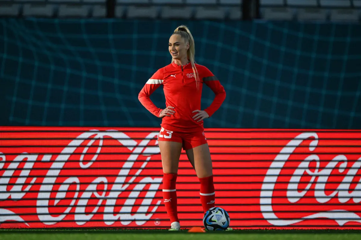 Alisha Lehmann está a cumprir a terceira temporada ao serviço do Aston Villa