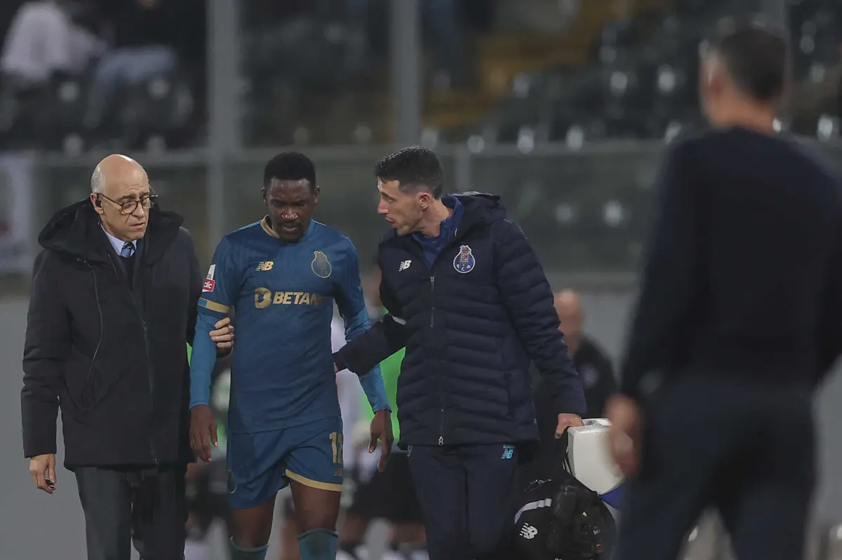 Zaidu saiu lesionado em Guimarães (Créditos: Miguel Pereira/Global Imagens)