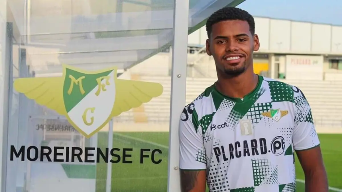 Imagem de contexto do artigo Central brasileiro Carlos Henrique rescinde com o Moreirense