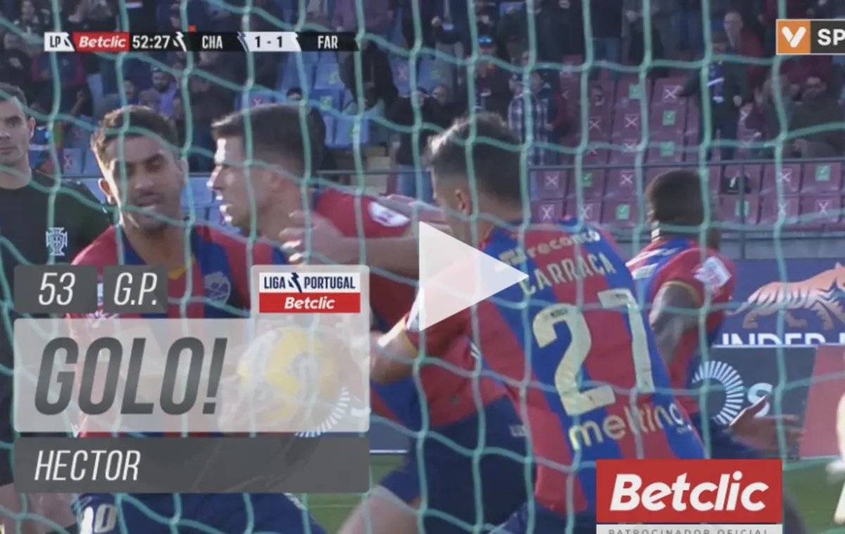 Imagem de contexto do artigo O penálti de Héctor Hernández que empatou o Chaves-Farense