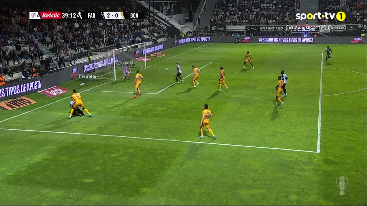 Imagem de contexto do artigo Farense aumenta a vantagem contra o Boavista com golo com o peito. Ora veja