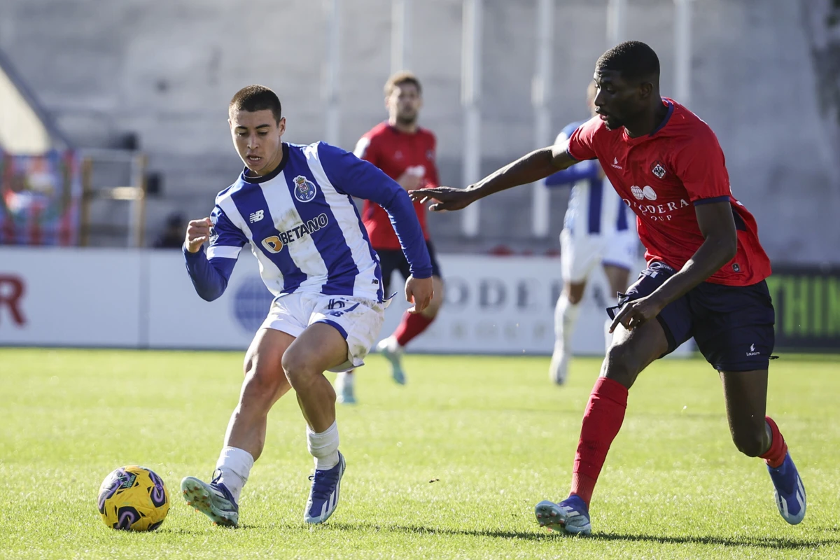 Vasco Sousa ao serviço do FC Porto B (Créditos: Tony Dias/Global Imagens)