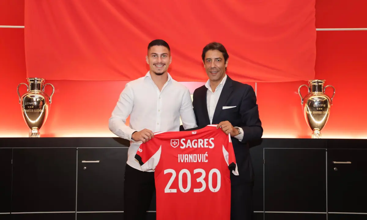 Imagem de contexto do artigo Oficial: Benfica anuncia contratação de Ivanovic. Confira os detalhes