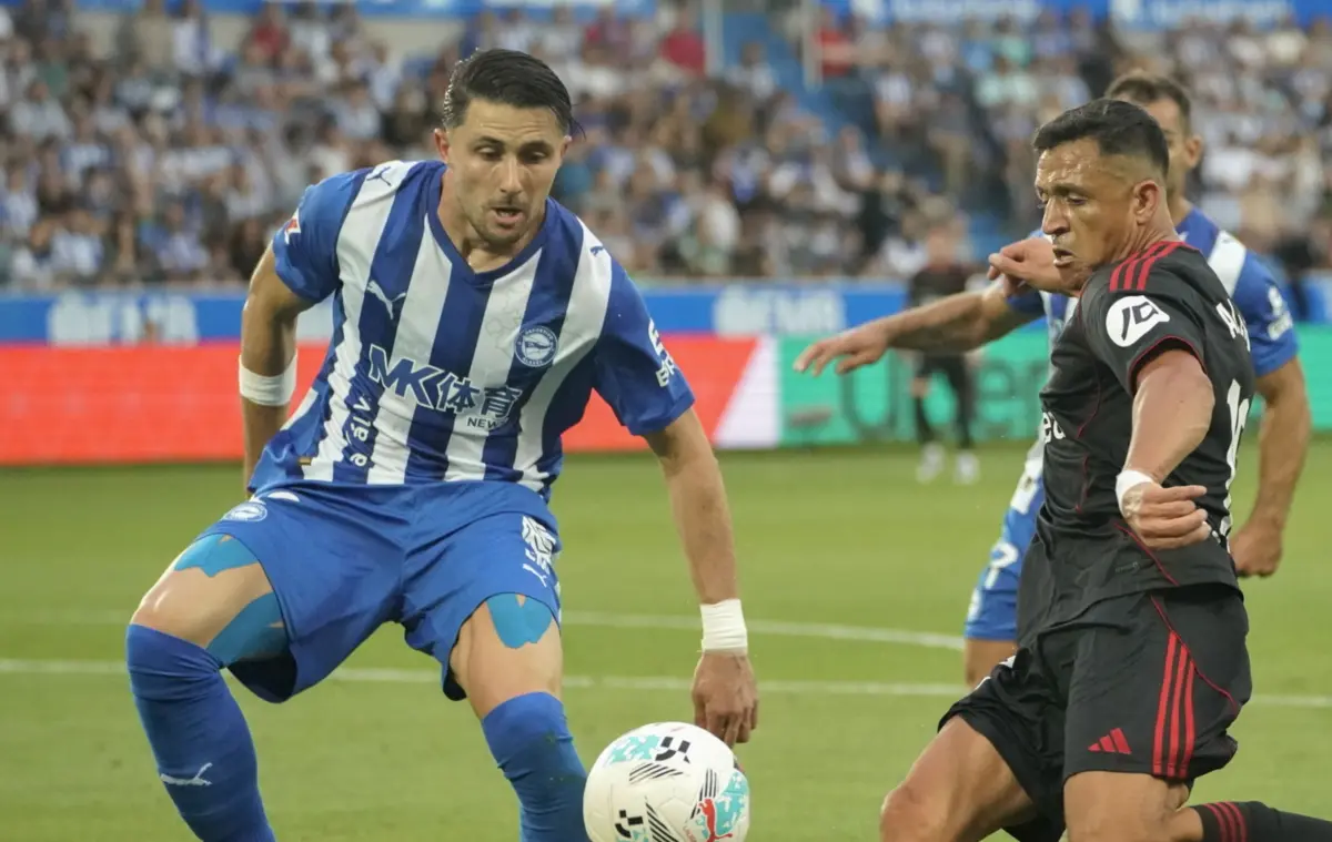 Facundo Garcés, à esquerda