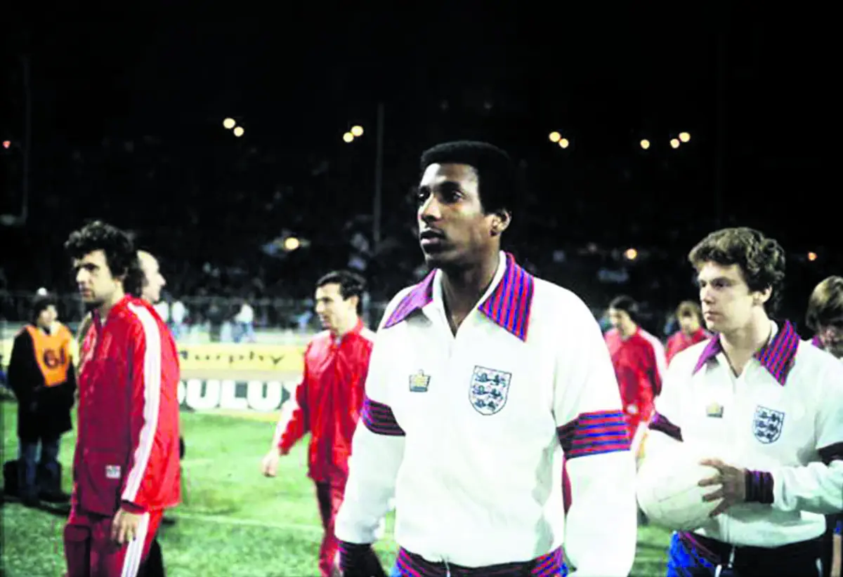 Imagem de contexto do artigo Primeiro jogador negro na seleção inglesa: "Foi uma sensação avassaladora"