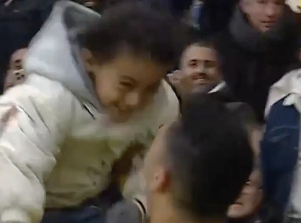 Imagem de contexto do artigo Jogador do Nantes festejou golo com a filha e as reações dizem tudo. Ora veja