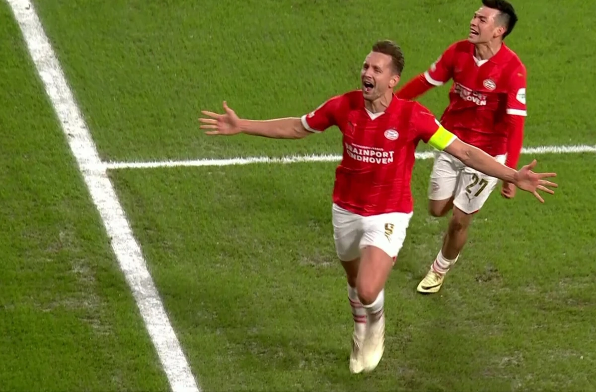 Imagem de contexto do artigo PSV-Dortmund: De Jong repõe a igualdade em Eindhoven. Veja o golo