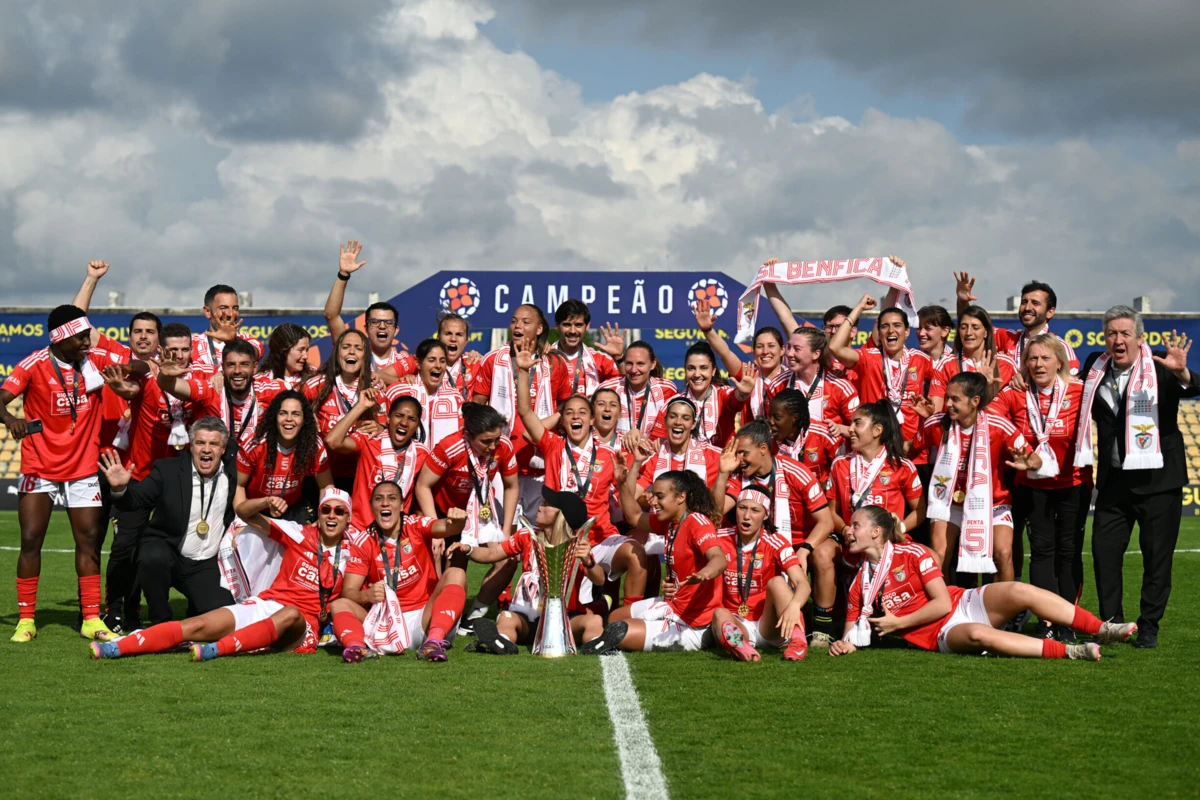 Benfica festeja "penta" feminino (créditos: LUSA)