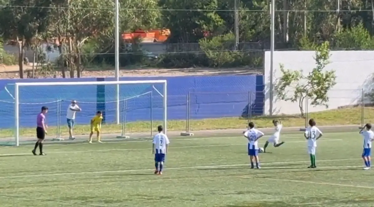 Imagem de contexto do artigo Filho de Ricardo Quaresma já causa espanto: veja este penálti... de letra
