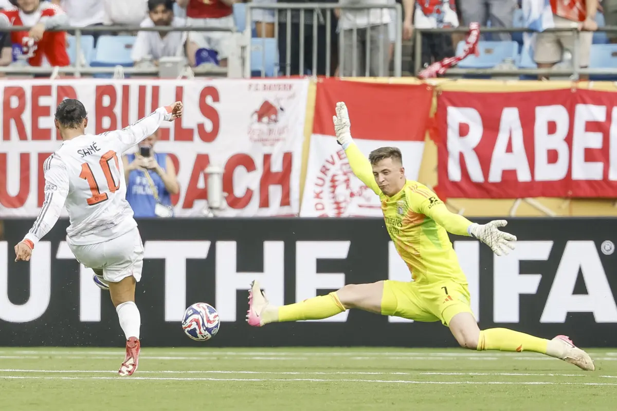 Trubin defende remate de Sané (Créditos: EPA)