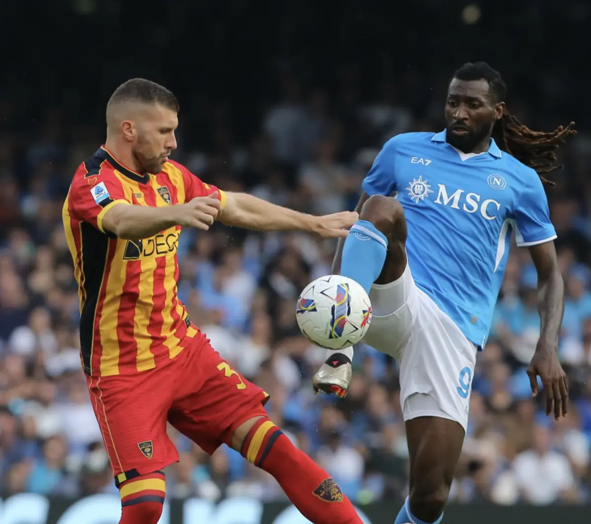 Imagem de contexto do artigo Nápoles vence novamente e segue como líder isolado da Serie A