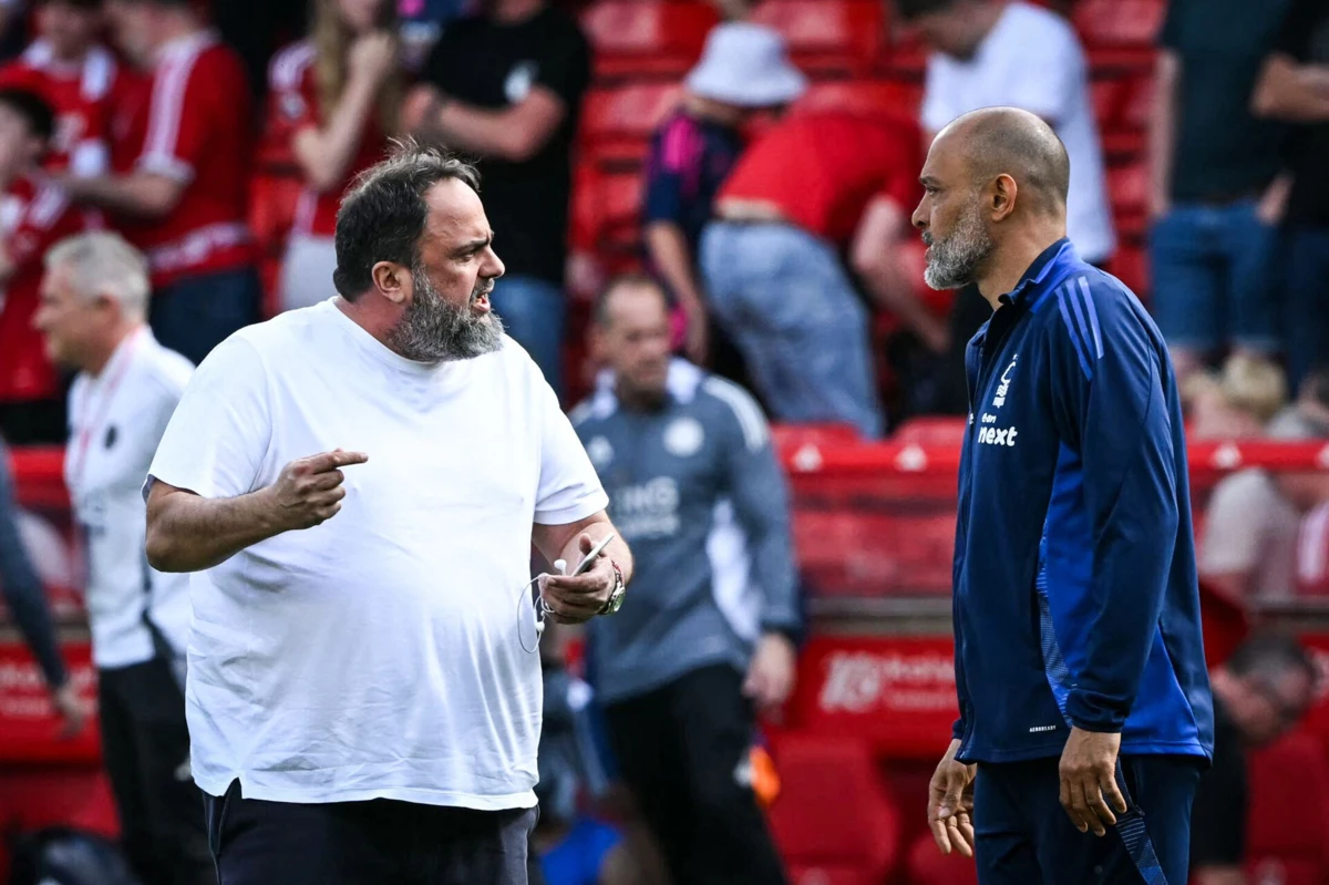 Nuno Espírito Santo e Evangelos Marinakis, dono do Notthingham Forest (créditos: AFP)