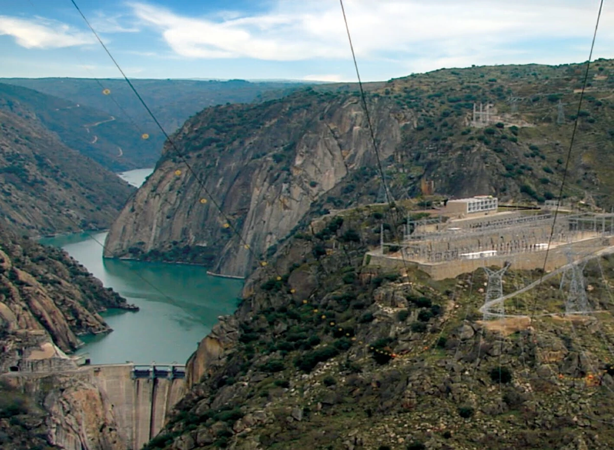 Imagem de contexto do artigo REN justifica apagão em Portugal: "Grande oscilação de tensões na rede espanhola"