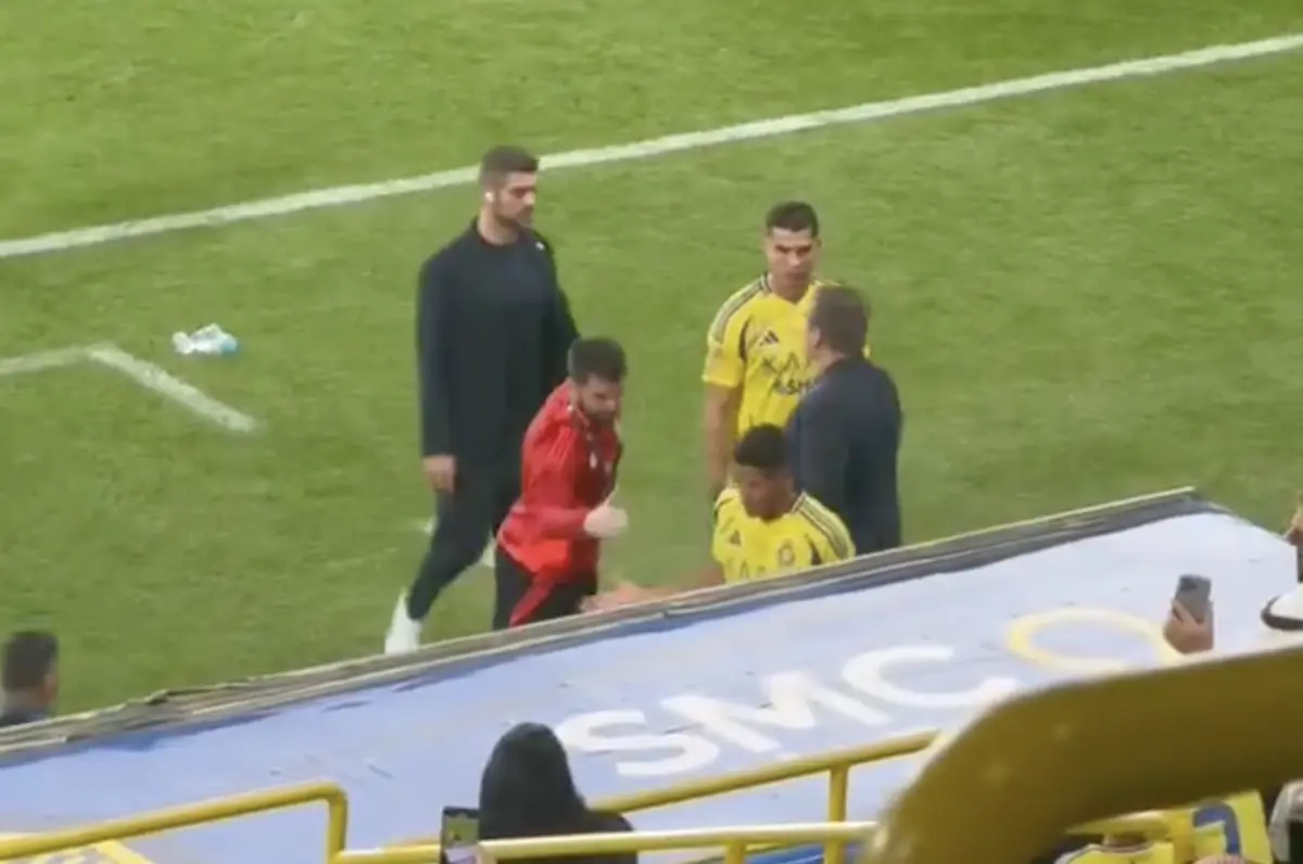 Imagem de contexto do artigo A reação de Cristiano Ronaldo ao ser substituído no Al Nassr-Al Kholood