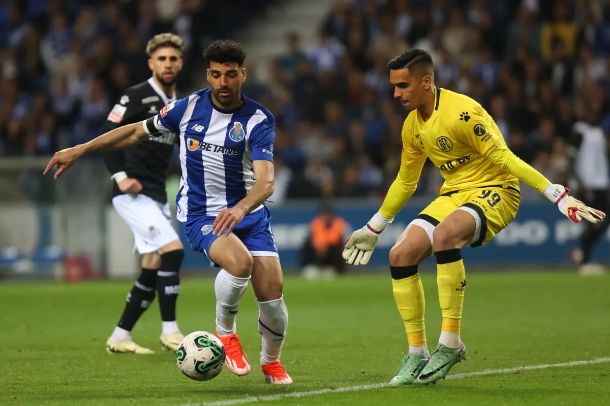 Imagem de contexto do artigo Estrela do Inter acolhe Taremi e antecipa papel ao avançado do FC Porto