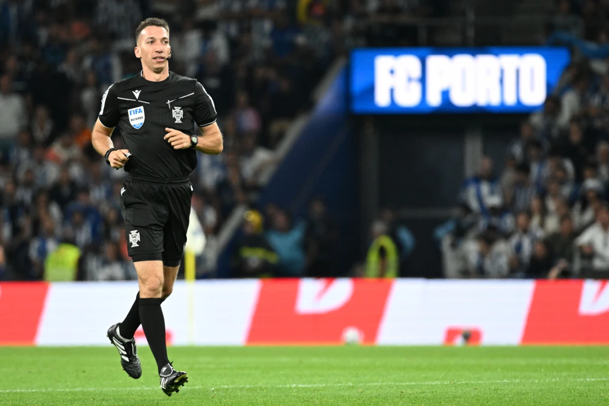 Árbitro Miguel Nogueira