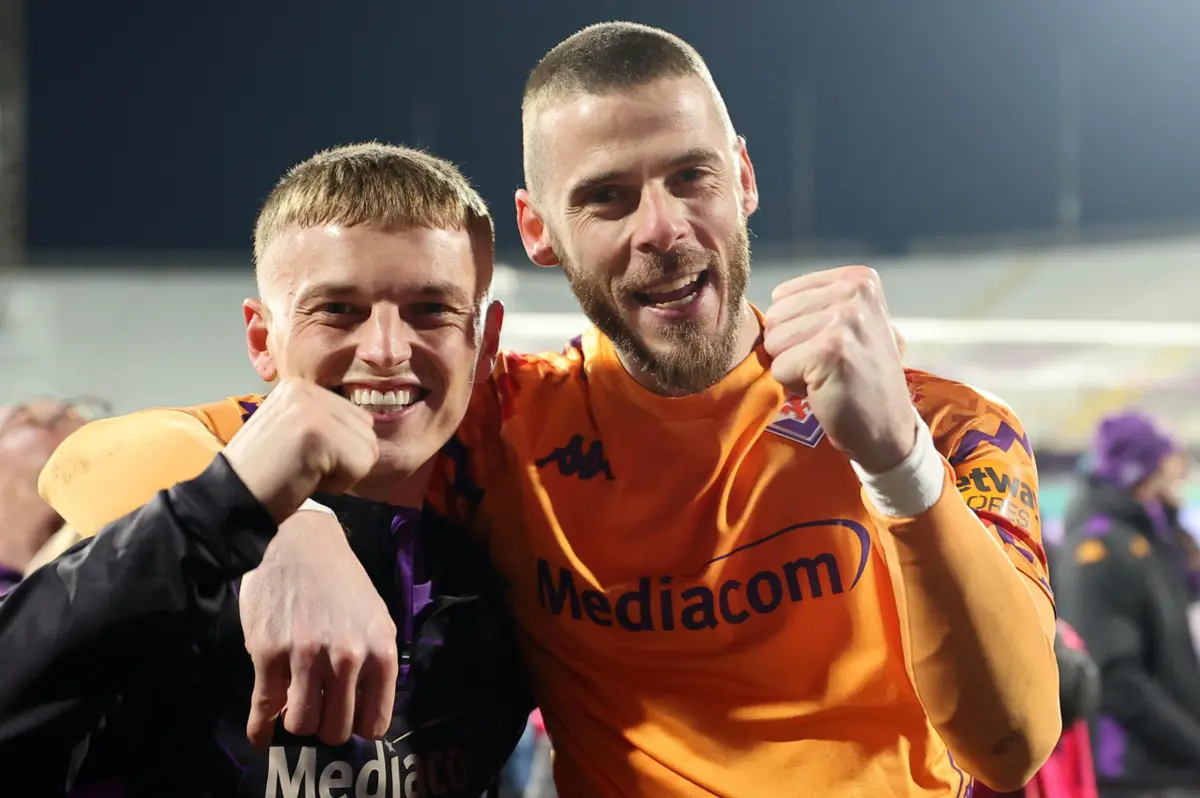 David de Gea à direita (Créditos: EPA)