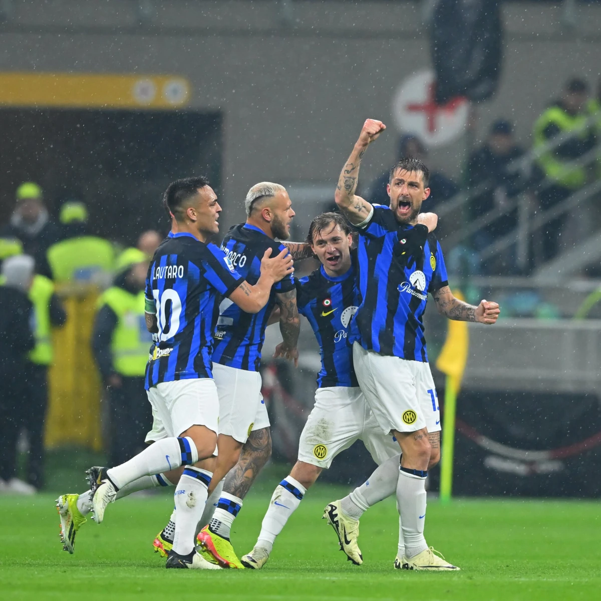 Acerbi festeja o golo marcado ao Barcelona na semifinal da Liga dos Campeões