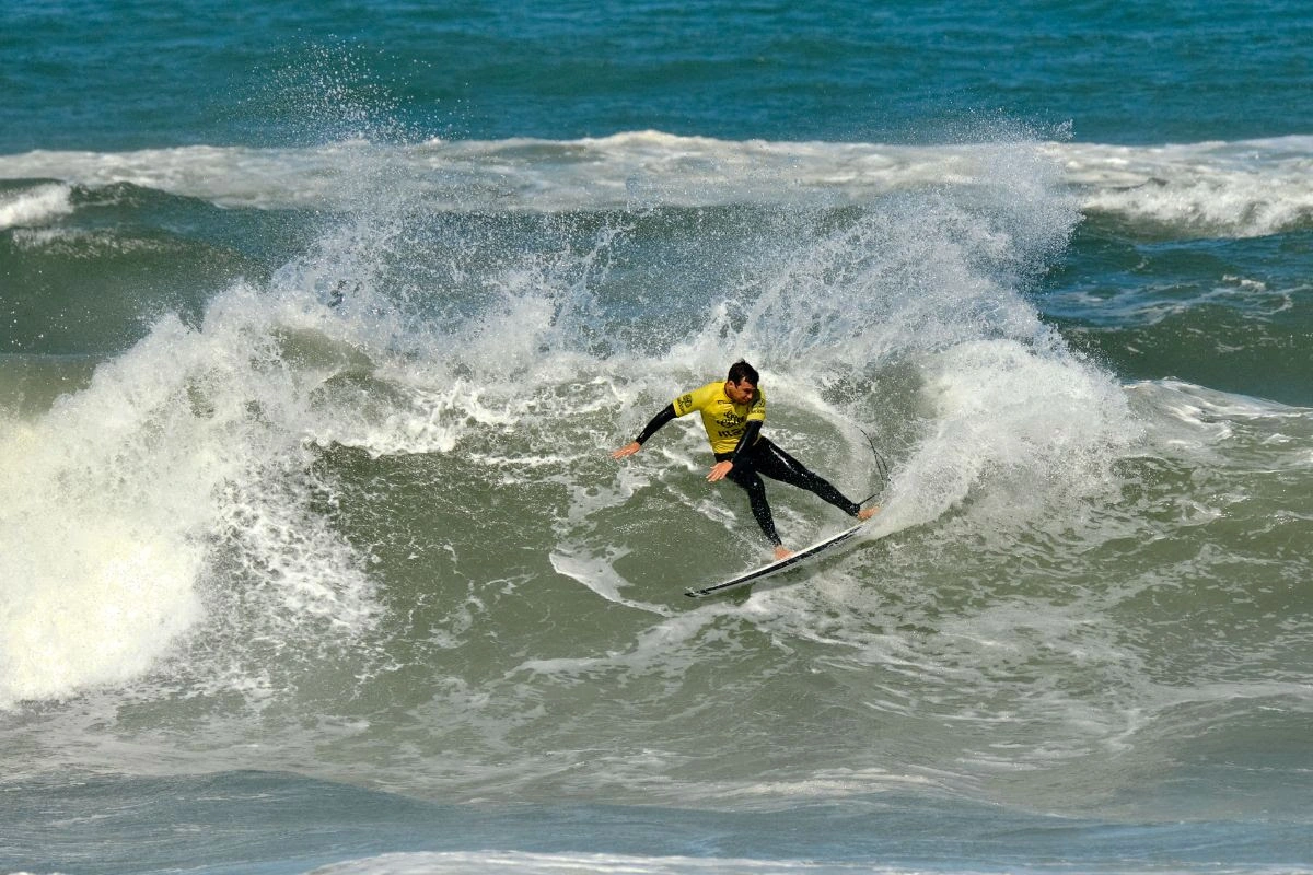 Imagem de contexto do artigo Surf: título nacional masculino decide-se este fim de semana em Peniche
