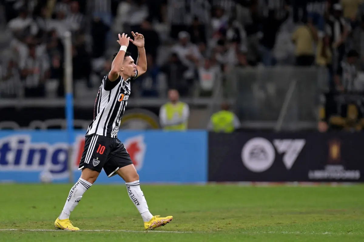 Paulinho brilha no Atlético Mineiro