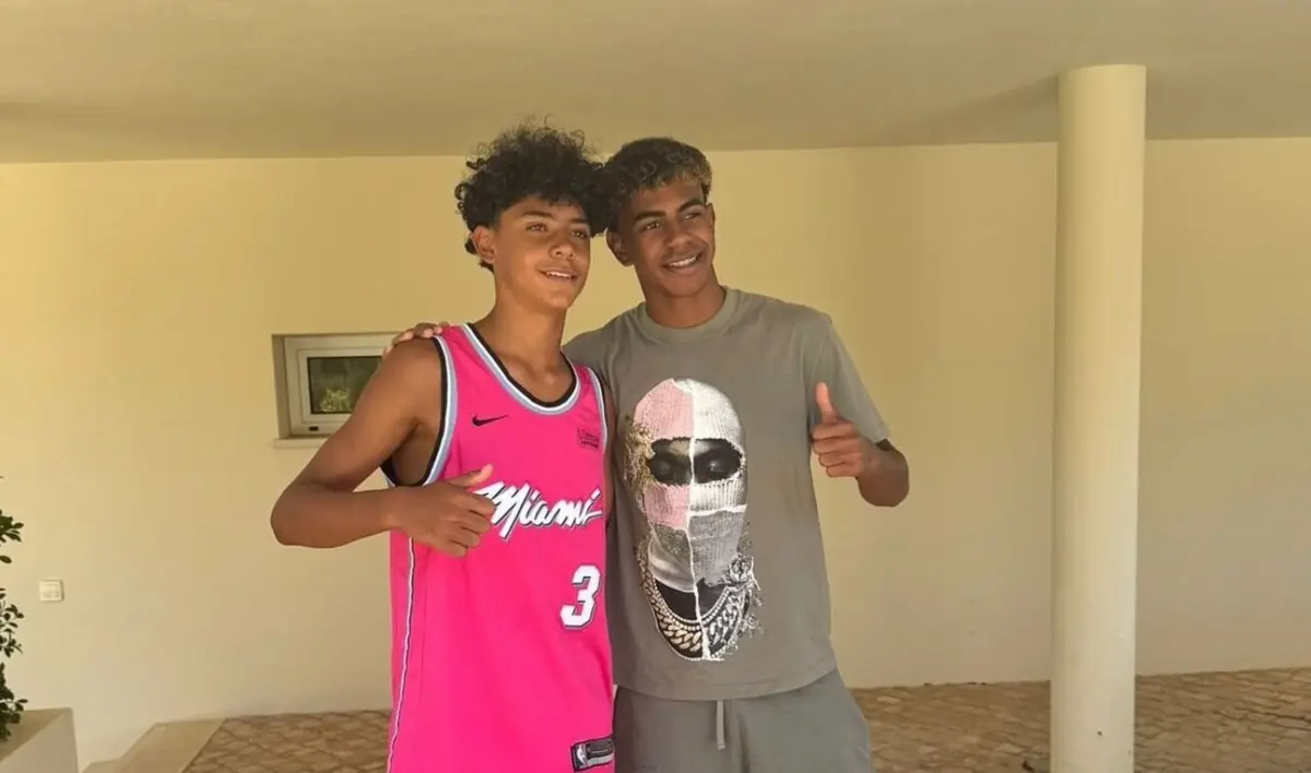 Cristianinho e Yamal (créditos: X/Reprodução)