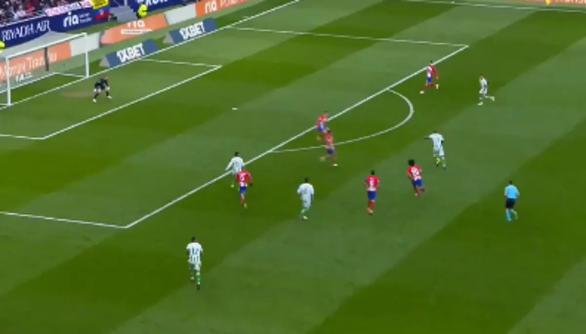 Imagem de contexto do artigo Um grande golo de William Carvalho: um "tiro" forte e colocado de fora da área