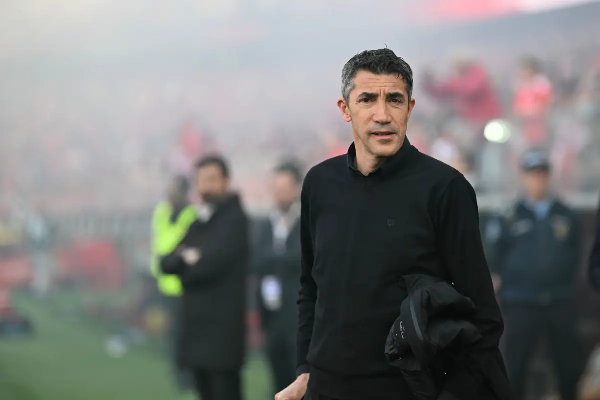 Imagem de contexto do artigo Bruno Lage: "O VAR tem de chamar o árbitro para ver o lance do Otamendi. Falar agora custa"