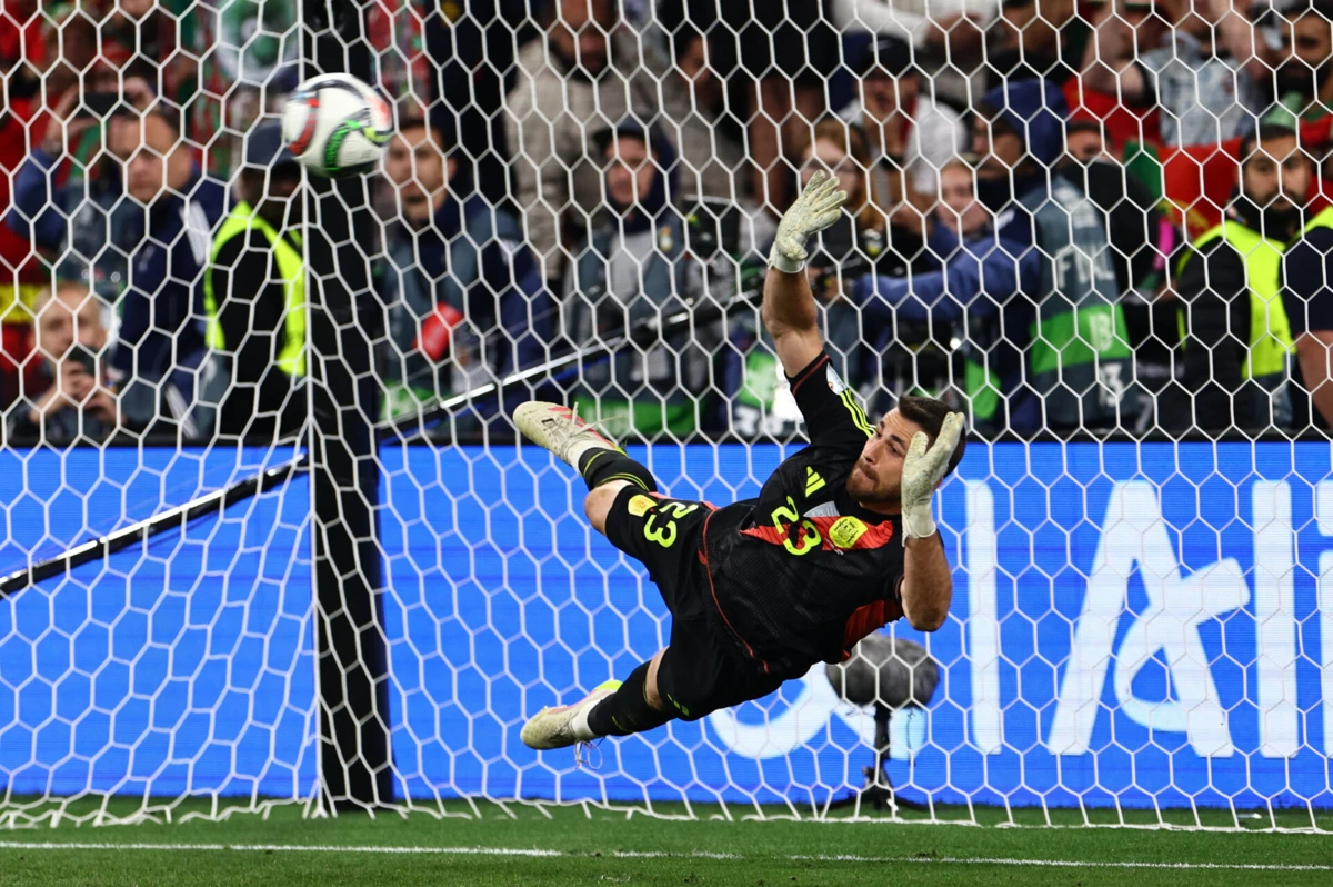 Unai Simón (créditos: EPA)