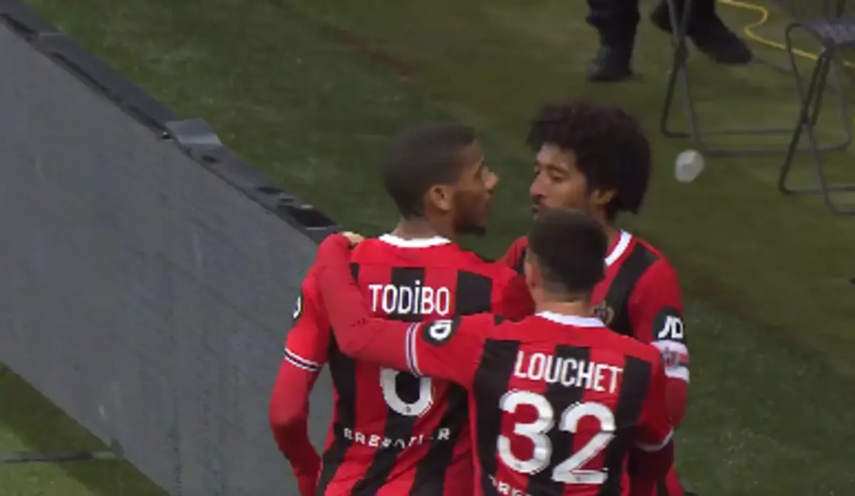 Imagem de contexto do artigo Todibo fez autogolo e discute com os adeptos do Nice. Veja as imagens