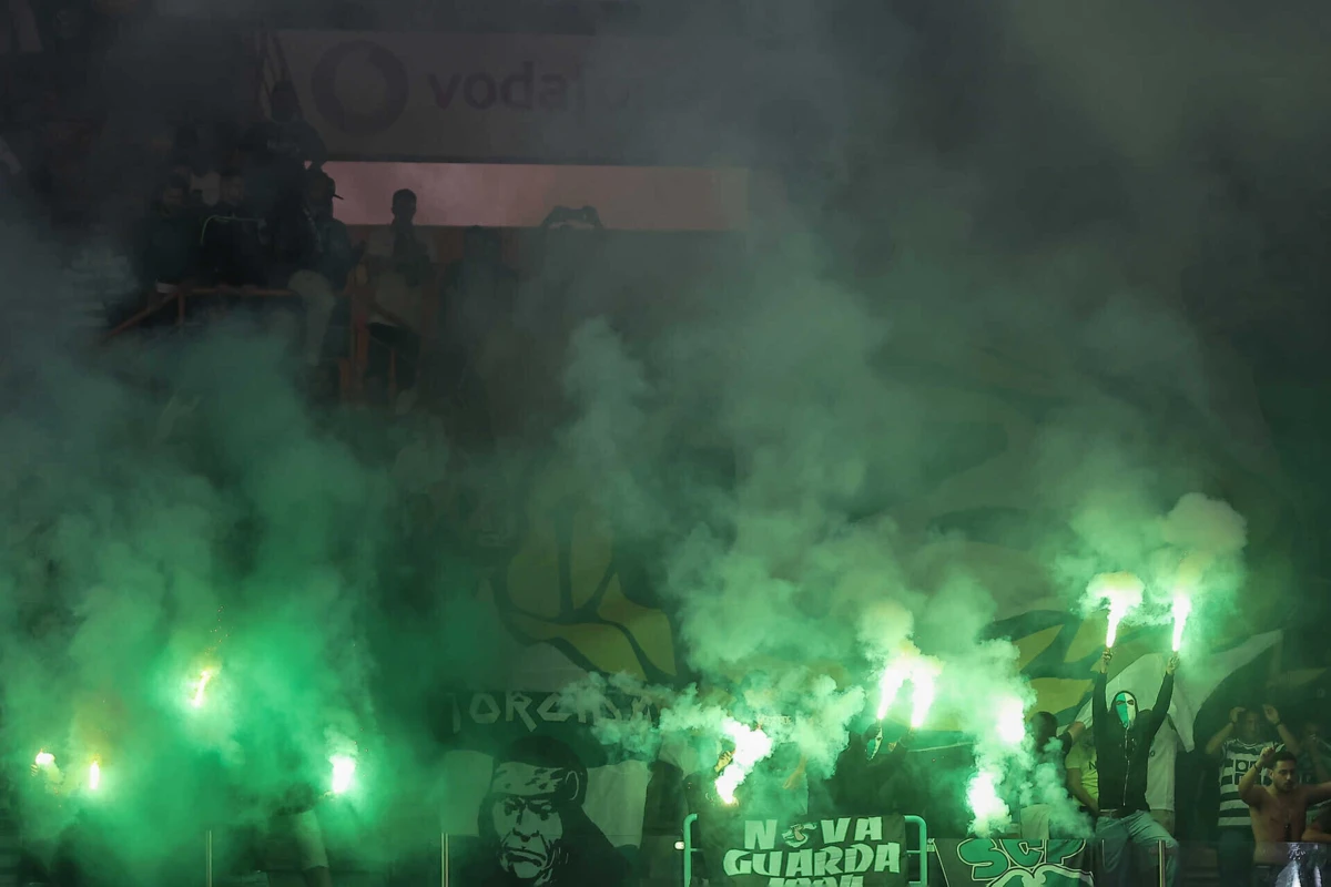 Imagem de contexto do artigo Autarquia de Aveiro reage: "O que esteve na origem do acidente foram as sucessivas pancadas dos atletas do Sporting no vidro"