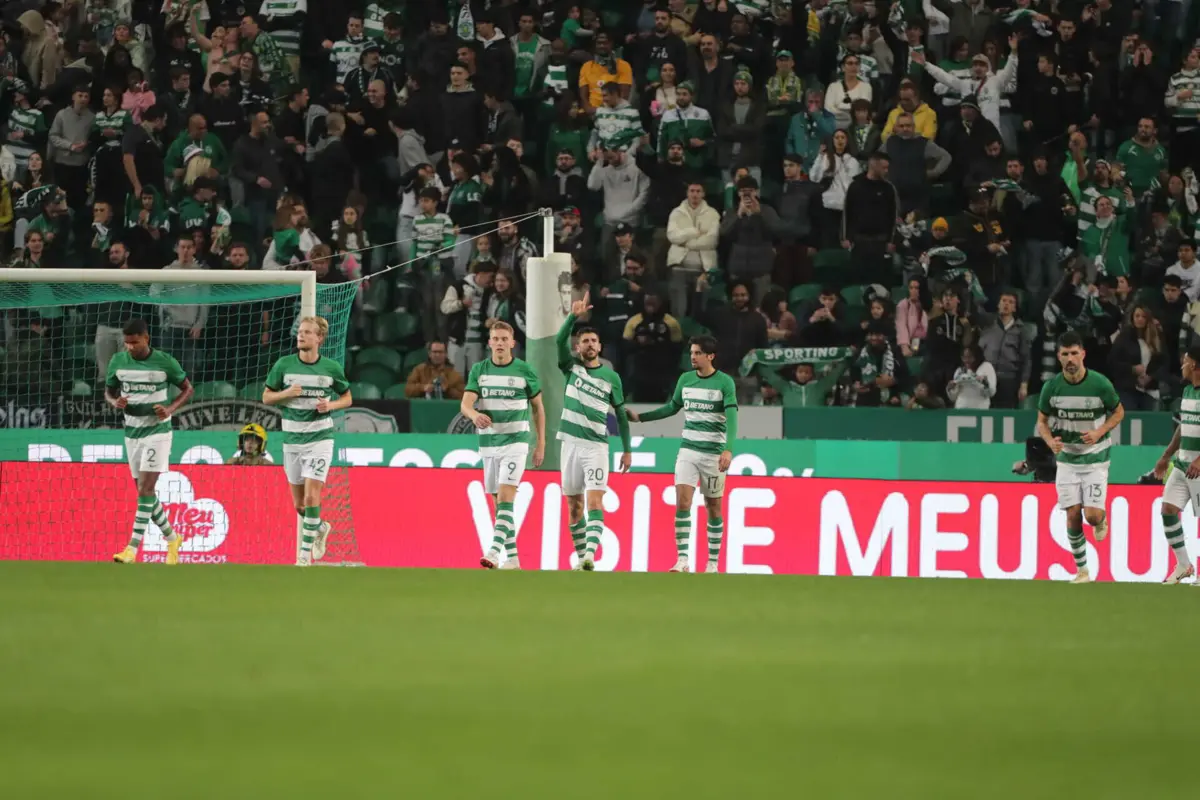 Sporting goleou o Dumiense (créditos: (Mario Vasa / Global Imagens)