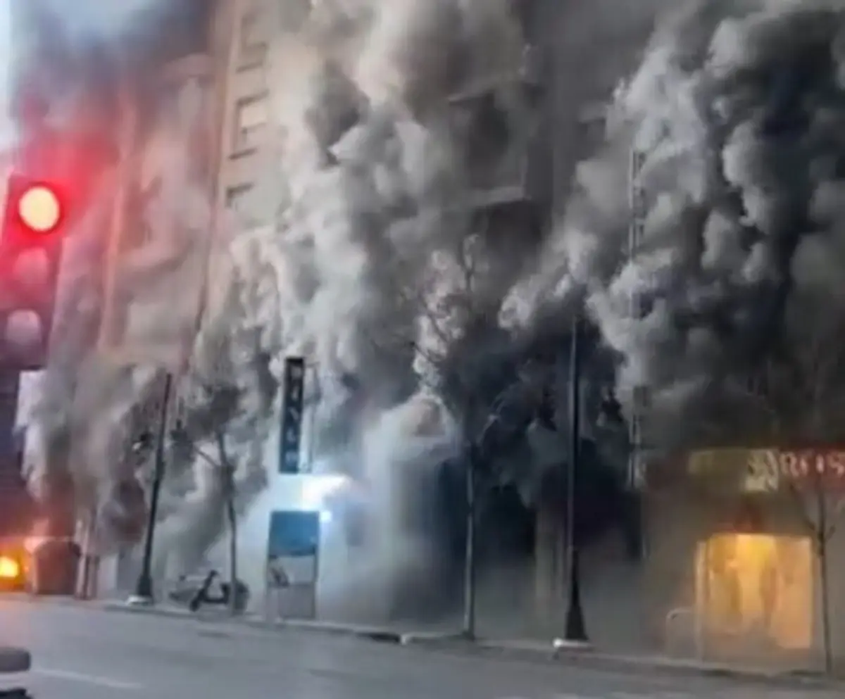 Fumo provocado pelo incêndio (créditos: X/@sanchis14)