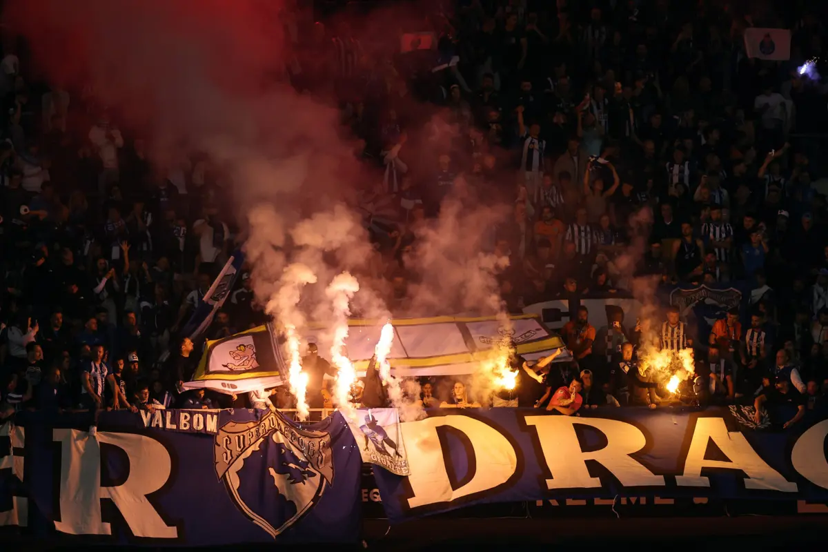 Imagem de contexto do artigo Super Dragões lamentam "falta de apoio do FC Porto" quanto à presença no Mundial de Clubes