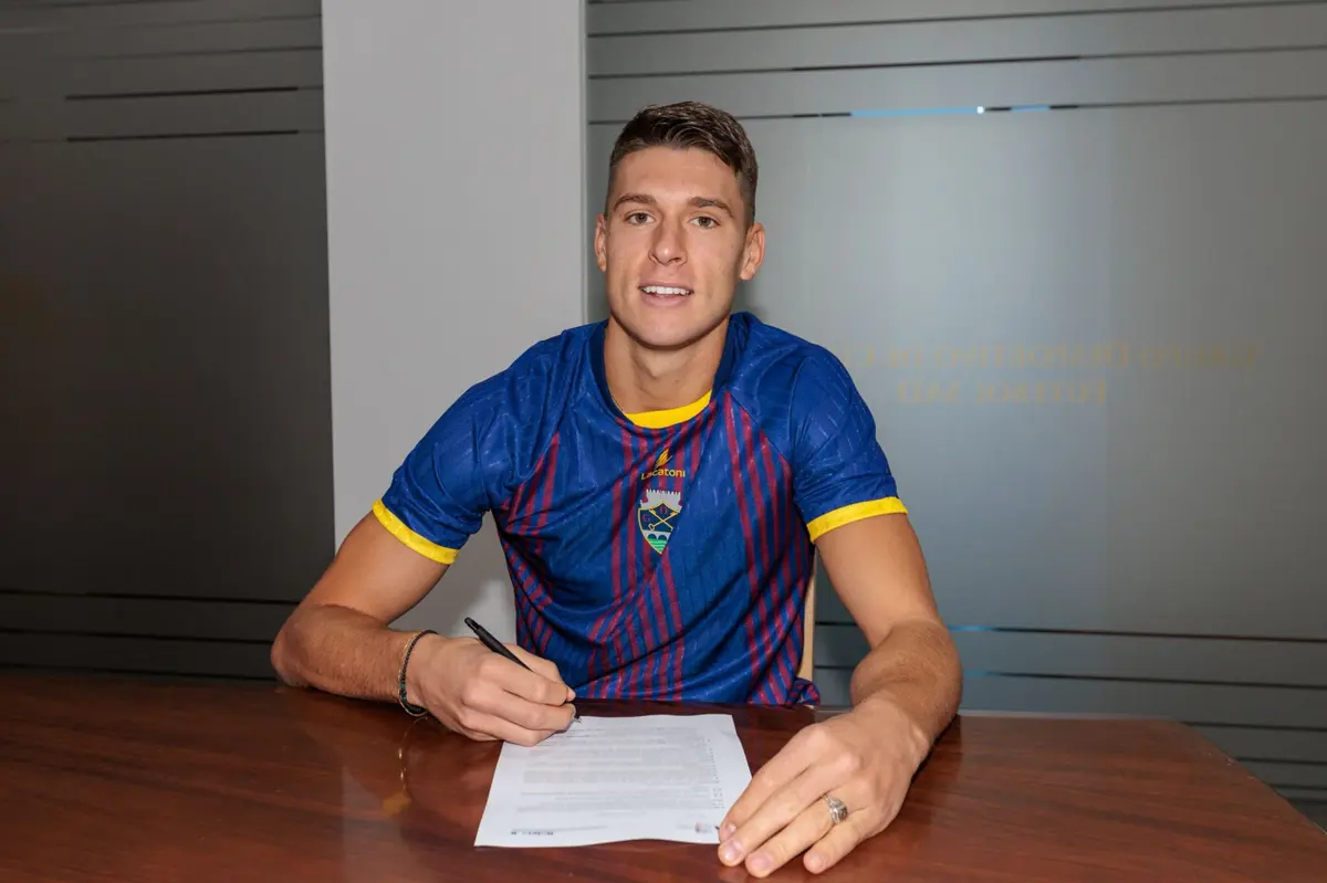 Imagem de contexto do artigo Uros Milovanovic é reforço para o ataque do Chaves