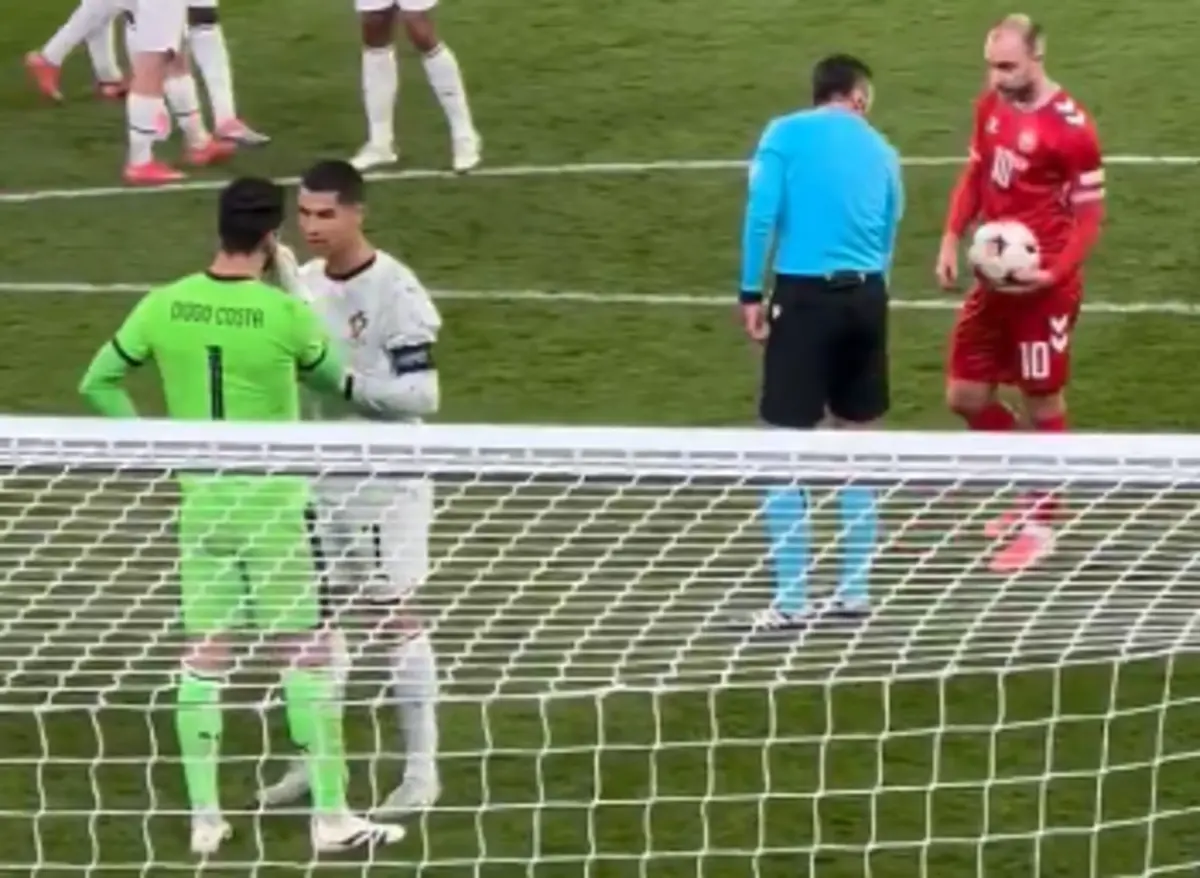 Imagem de contexto do artigo Diogo Costa defende penálti após os conselhos de Cristiano Ronaldo. Assista ao vídeo