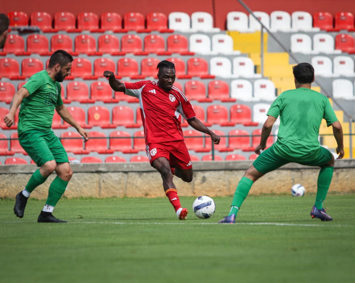 Imagem de contexto do artigo Aves SAD começa pré-temporada a golear o AMCH Ringe