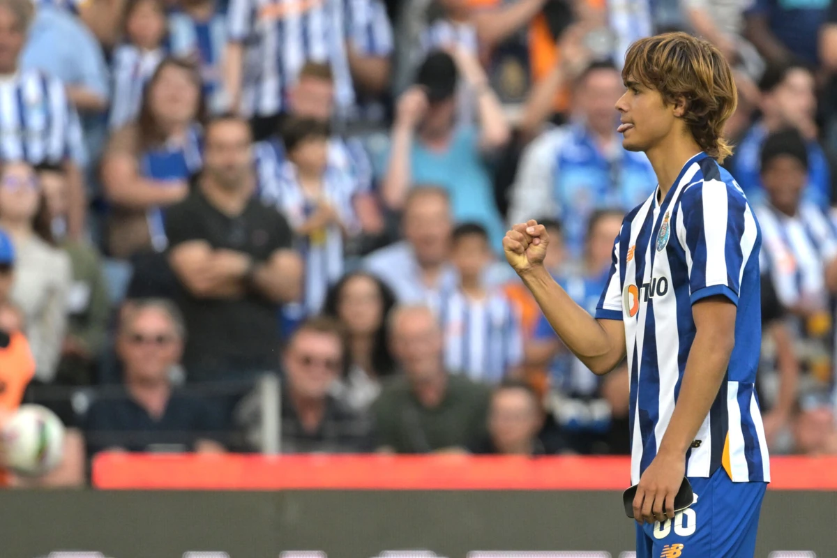 Imagem de contexto do artigo Villas-Boas, Varela e a chamada de Mora à seleção: "É abraçado por uma nova luz de esperança"