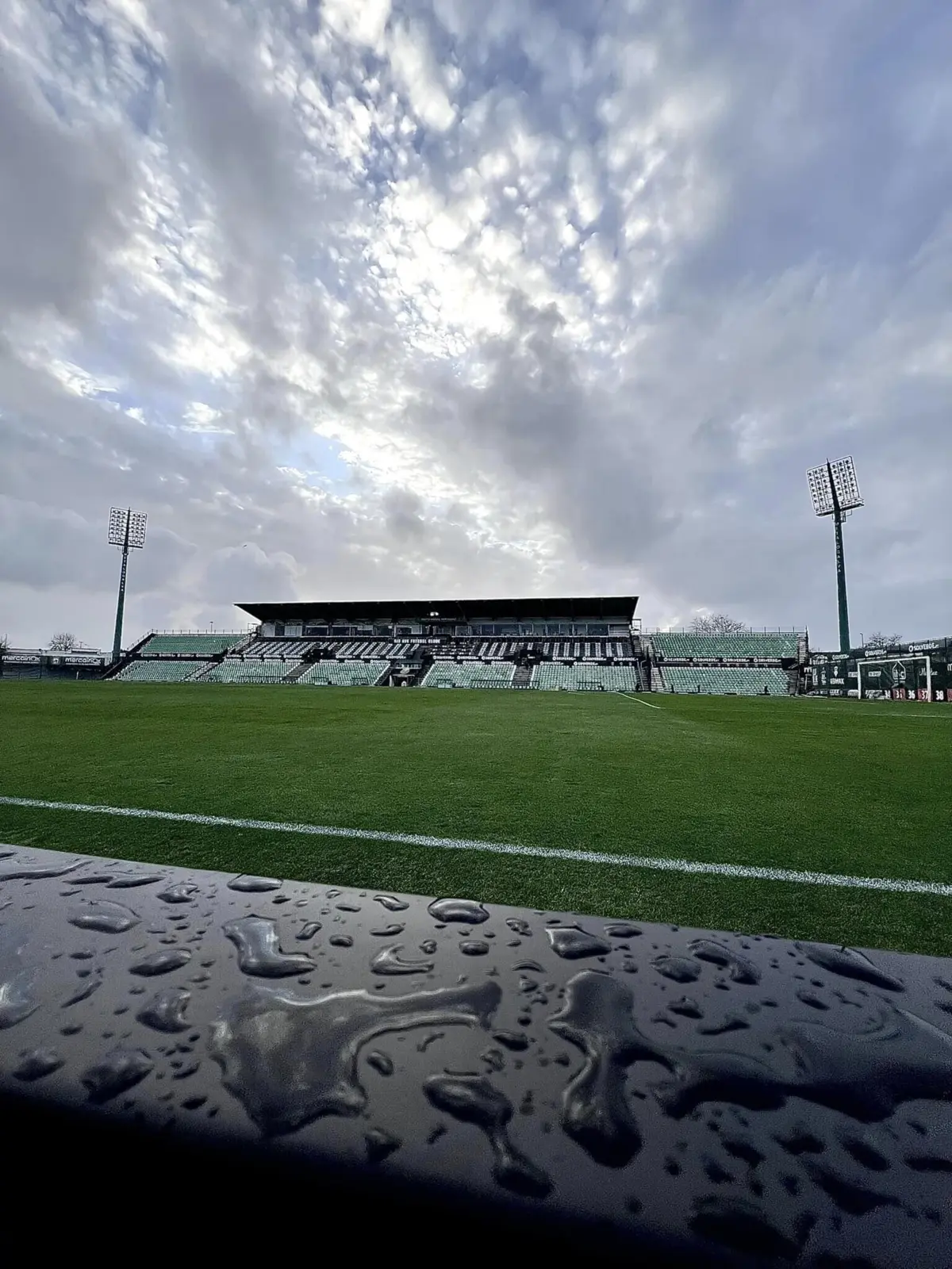 O Estádio do Rio Ave ficou danificado com a passagem da Depressão Martinho