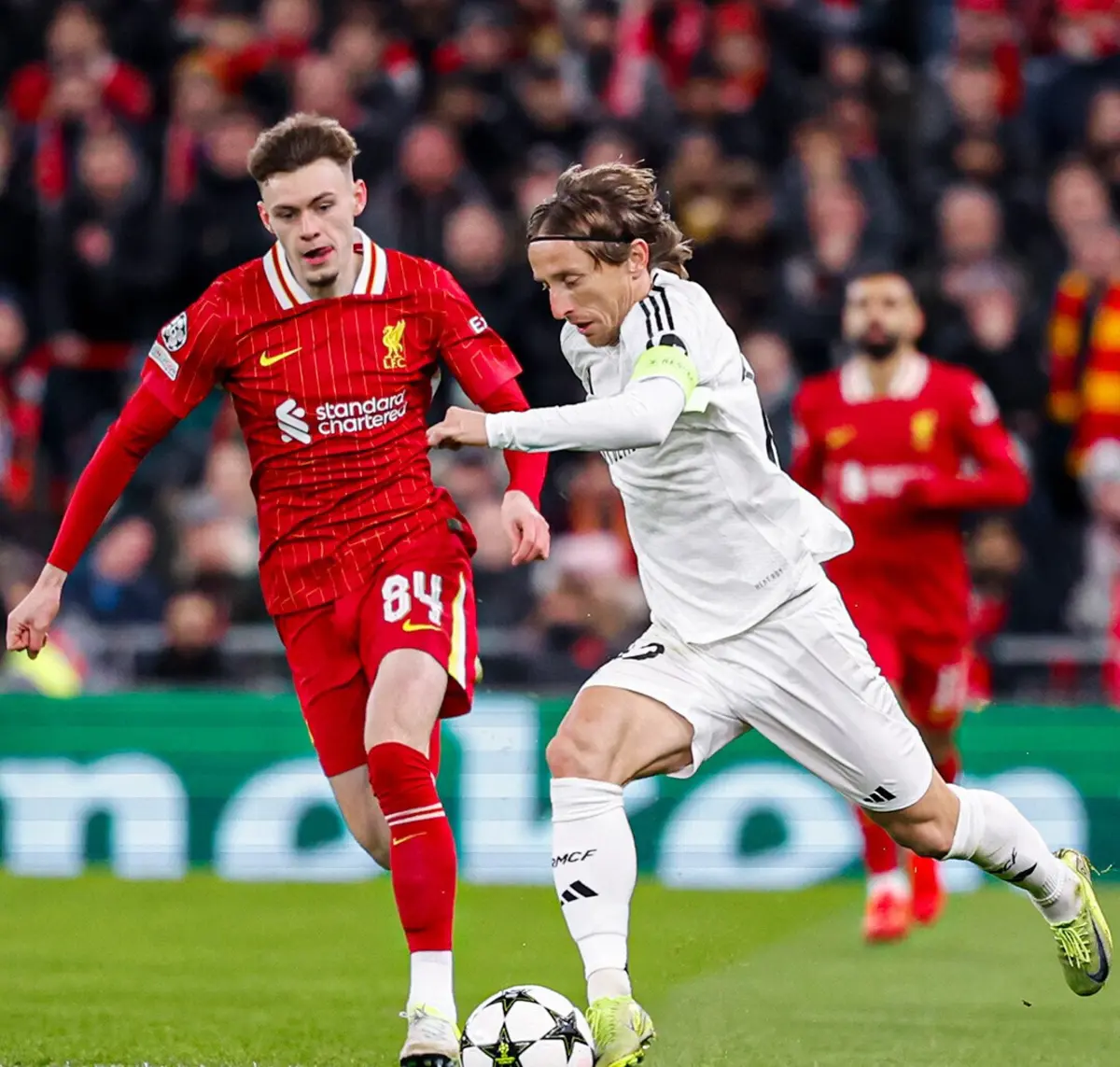 Imagem de contexto do artigo Liga dos Campeões ao minuto: Liverpool é o novo líder e deixa o Real Madrid em apuros