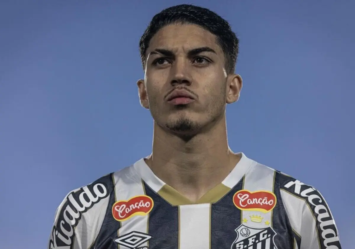 Imagem de contexto do artigo Santos confirma: Jair, alvo do FC Porto, não treinou e ficou fora dos convocados