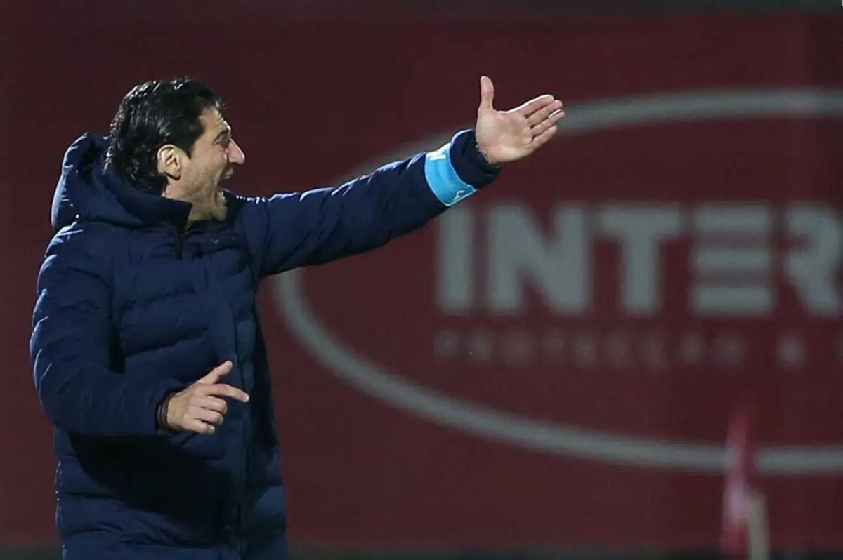 Imagem de contexto do artigo "Se jogar matraquilhos com o meu filho, há sempre dificuldades..."