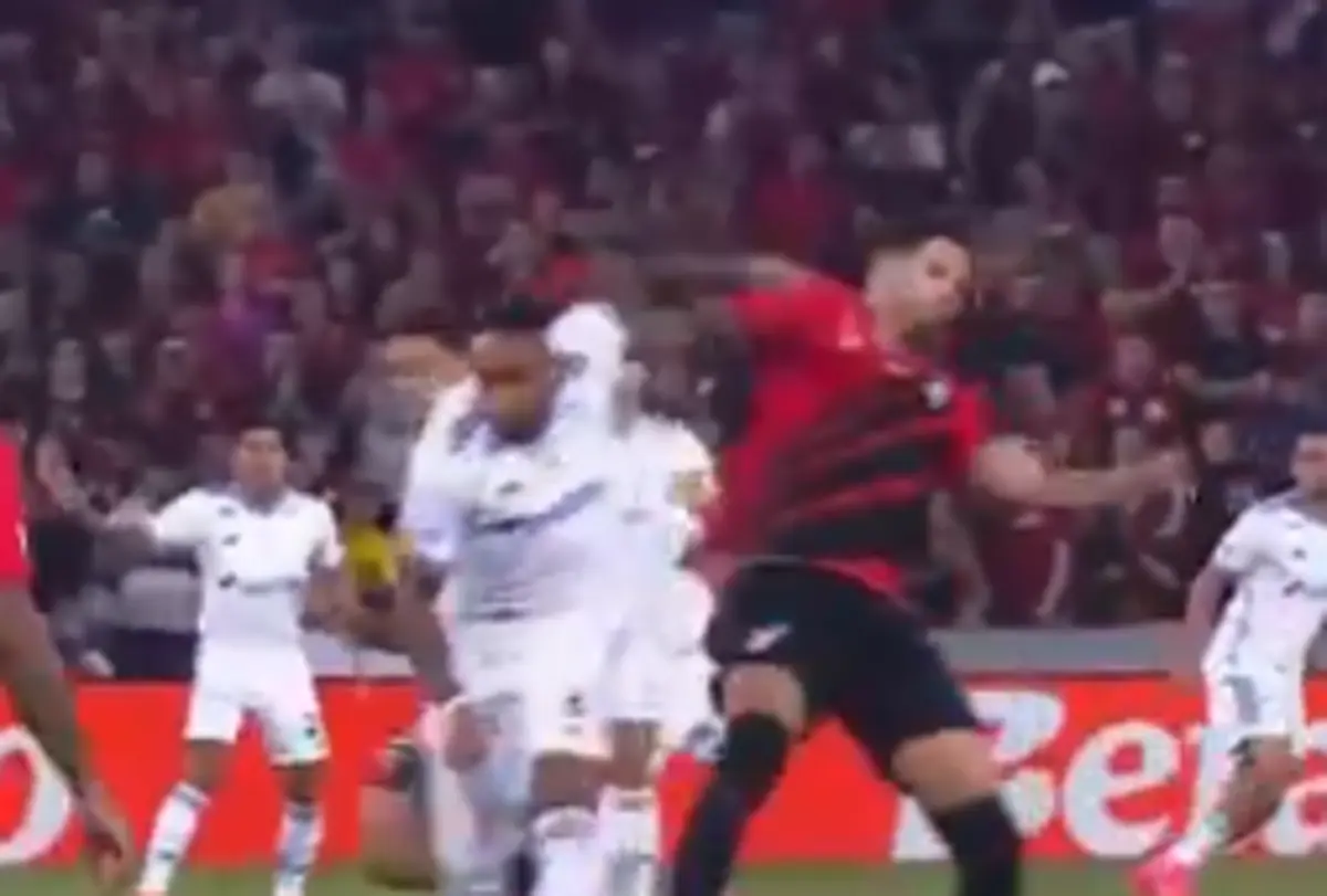 Imagem de contexto do artigo Jogador do Cruzeiro foi expulso aos três segundos de jogo