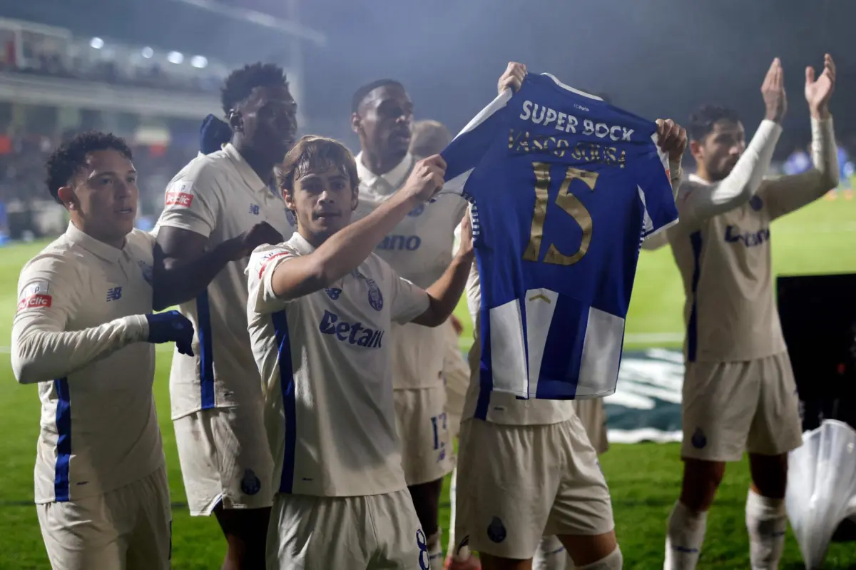 Imagem de contexto do artigo Sem rivalidade: Ríos e Pedro Gonçalves entre as muitas mensagens de apoio a Vasco Sousa