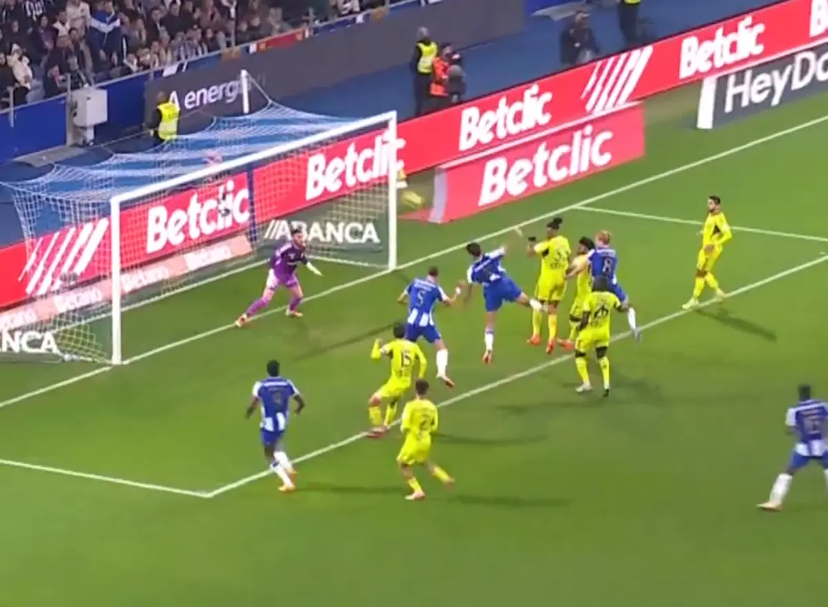 Imagem de contexto do artigo Kiwior e Bednarek ironizam com publicação na Polónia: "Conflito no FC Porto..."