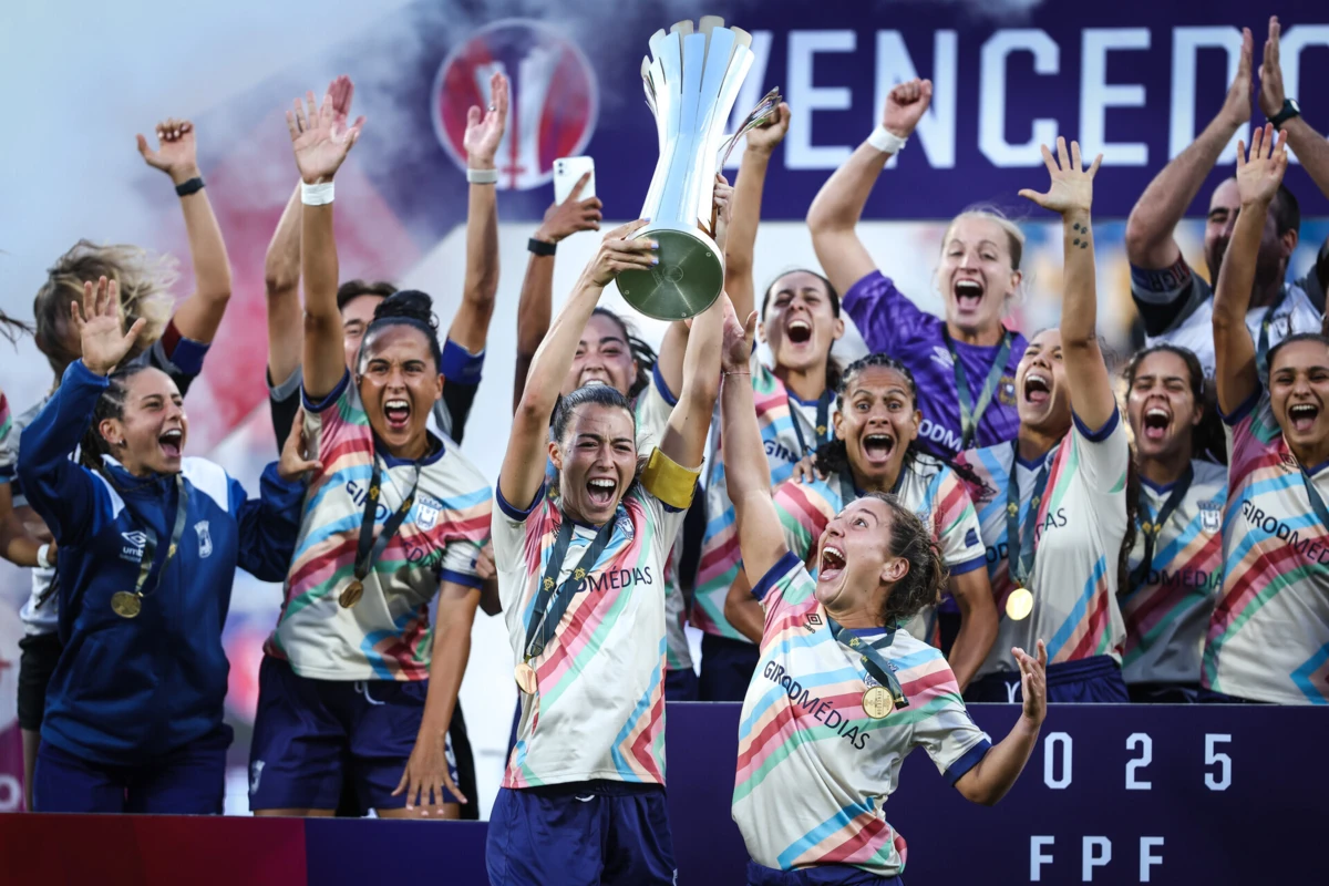 Torreense venceu a Supertaça feminina (Créditos: Lusa)